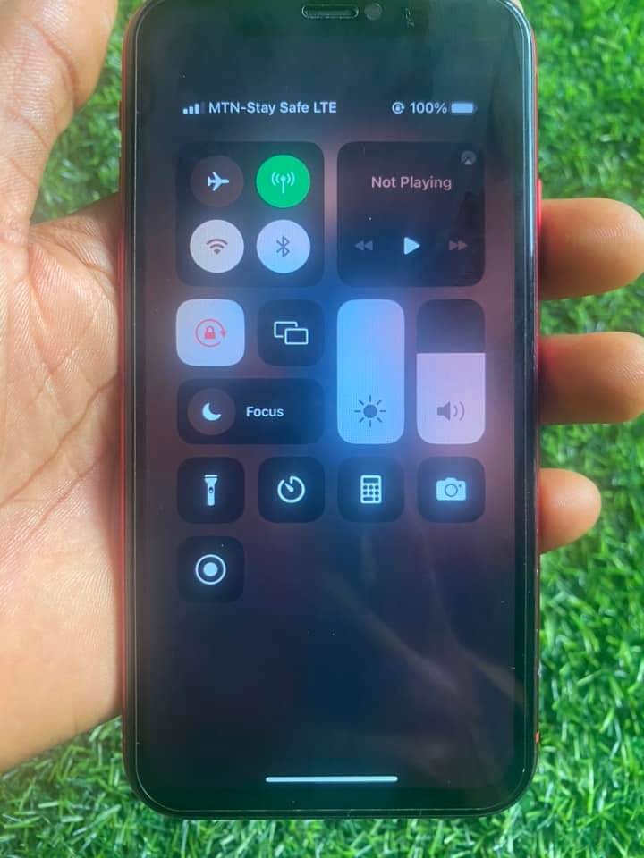 Apple IPhone Xr is available at Efritin