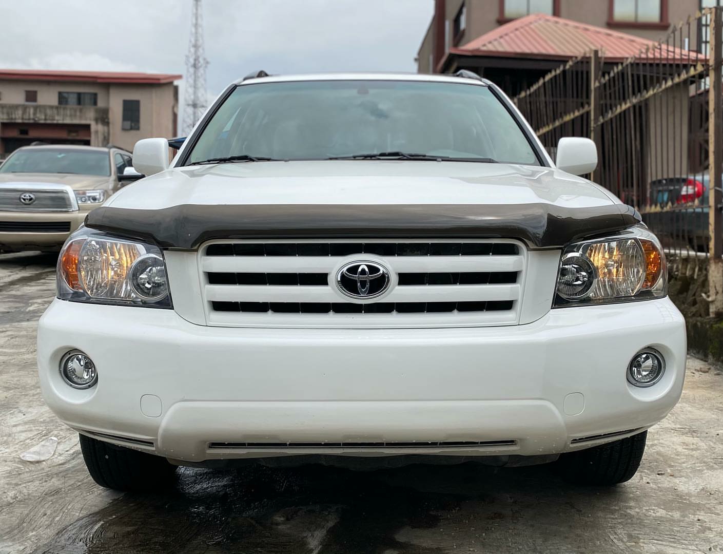 Toyota Highlander 2004 is available at Efritin