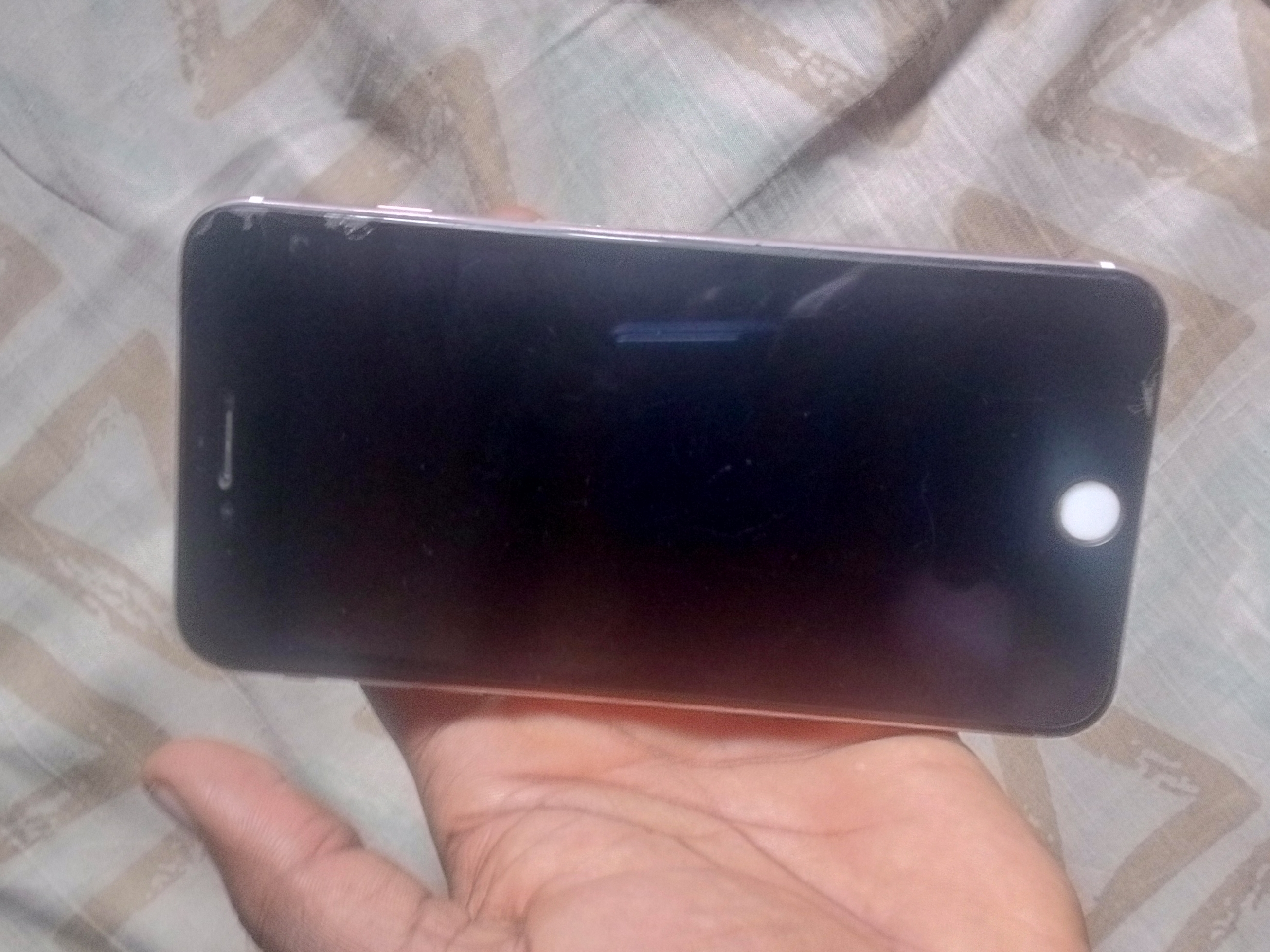 Apple Iphone 6s Plus is available at Efritin