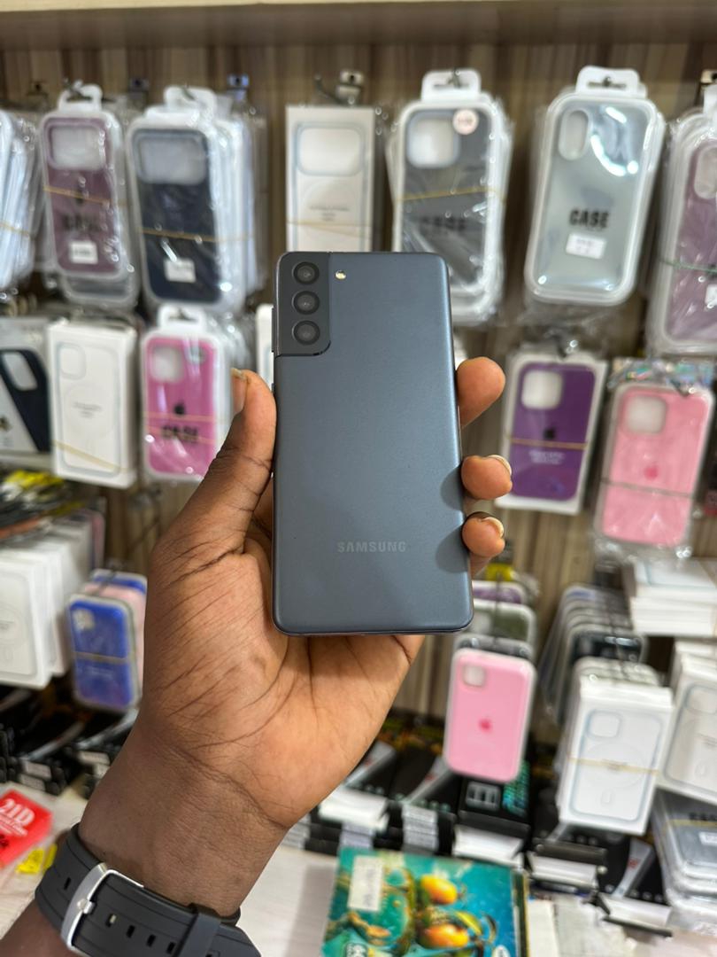 Samsung S21 is available at Efritin