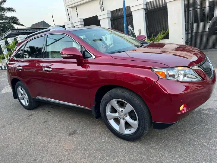 Lexus Rx 350 2010 is available at Efritin