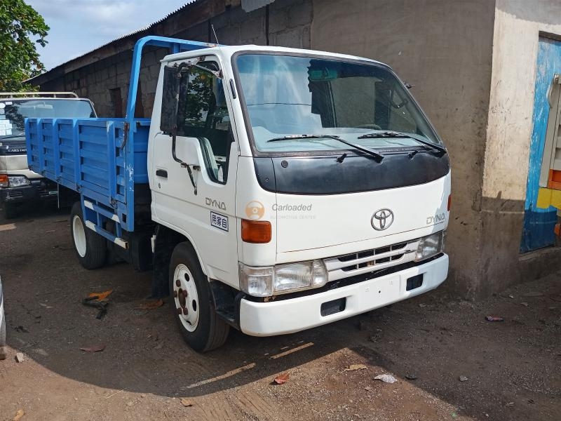 Toyota Dyna250 1999 is available at Efritin