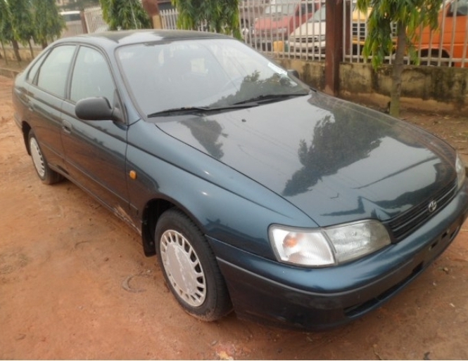 Toyota Carina 2 1998 is available at Efritin